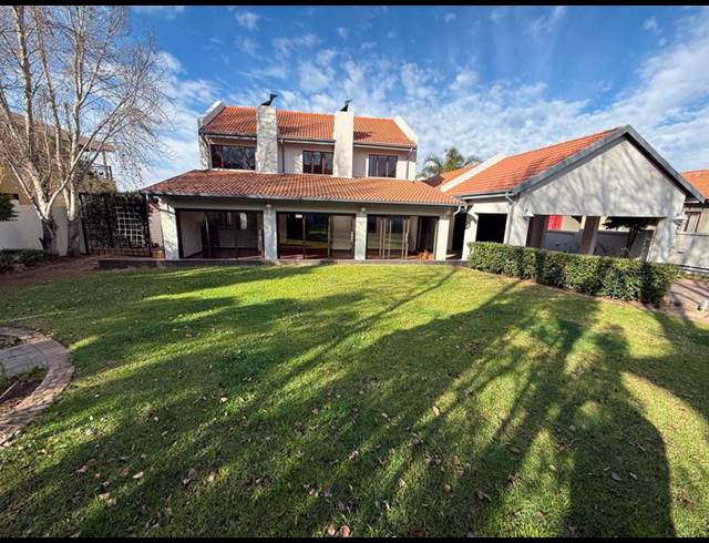 4 BEDROOM HOUSE FOR SALE IN ROOIHUISKRAAL NORTH